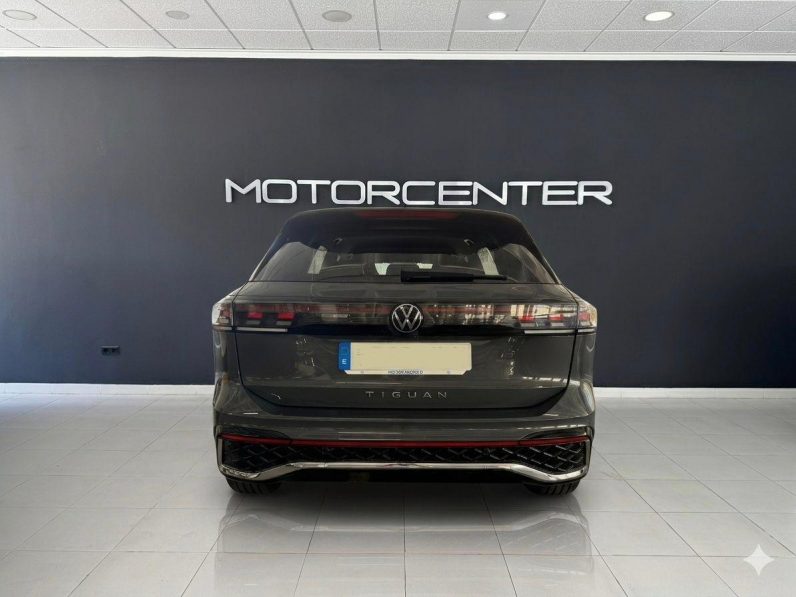 
								VOLKSWAGEN Tiguan RLine 2.0 TDI DSG completo									