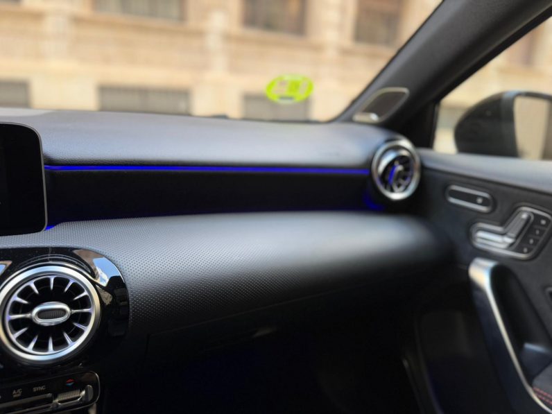 
								MERCEDES-BENZ Clase A A 200 completo									