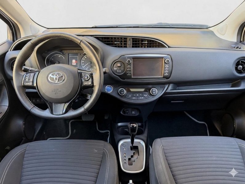 
								TOYOTA Yaris 1.5 Hybrid Active completo									