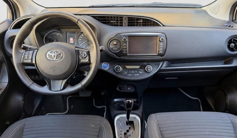 
								TOYOTA Yaris 1.5 Hybrid Active completo									