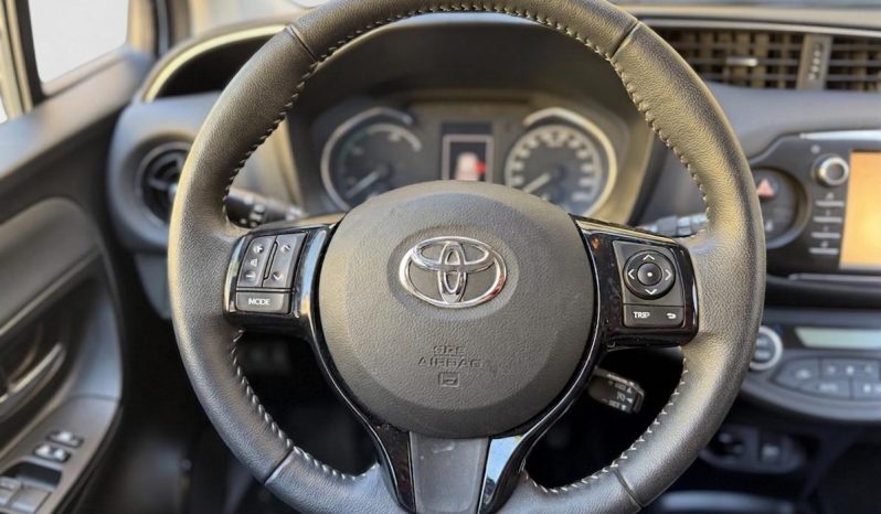 
								TOYOTA Yaris 1.5 Hybrid Active completo									