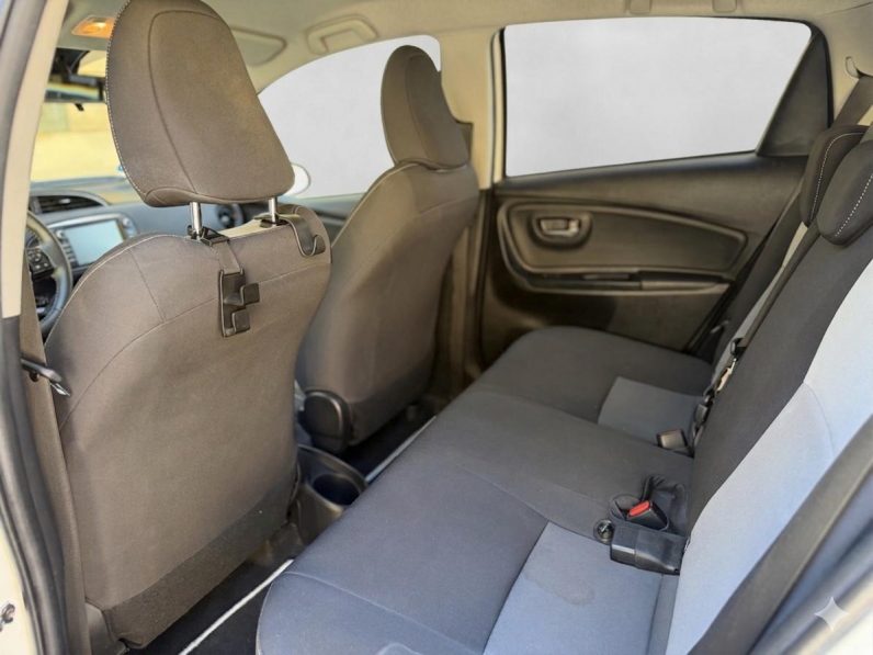
								TOYOTA Yaris 1.5 Hybrid Active completo									