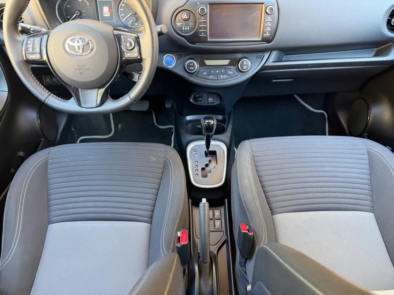 
								TOYOTA Yaris 1.5 Hybrid Active completo									