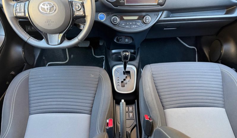 
								TOYOTA Yaris 1.5 Hybrid Active completo									