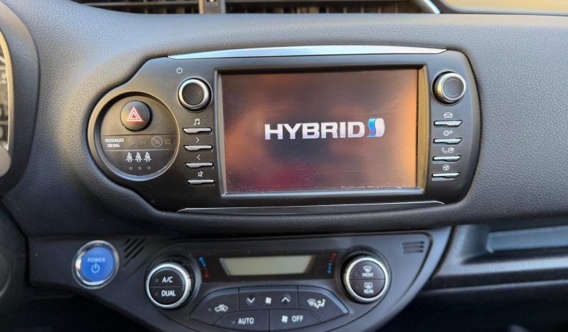 
								TOYOTA Yaris 1.5 Hybrid Active completo									