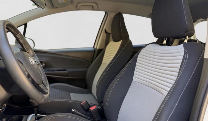 
								TOYOTA Yaris 1.5 Hybrid Active completo									