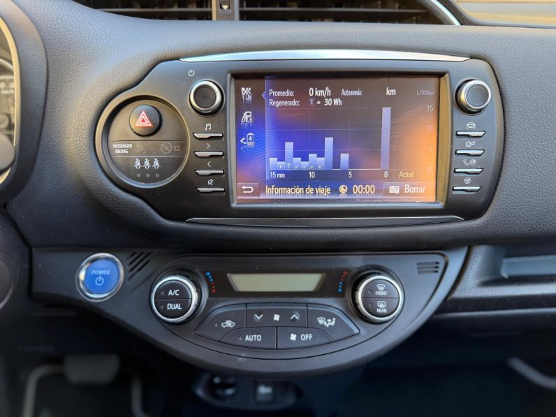 
								TOYOTA Yaris 1.5 Hybrid Active completo									