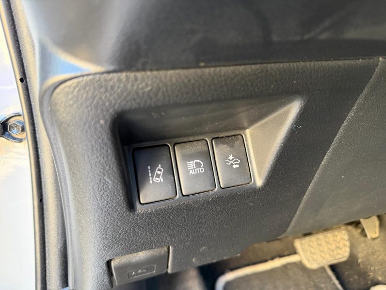 
								TOYOTA Yaris 1.5 Hybrid Active completo									