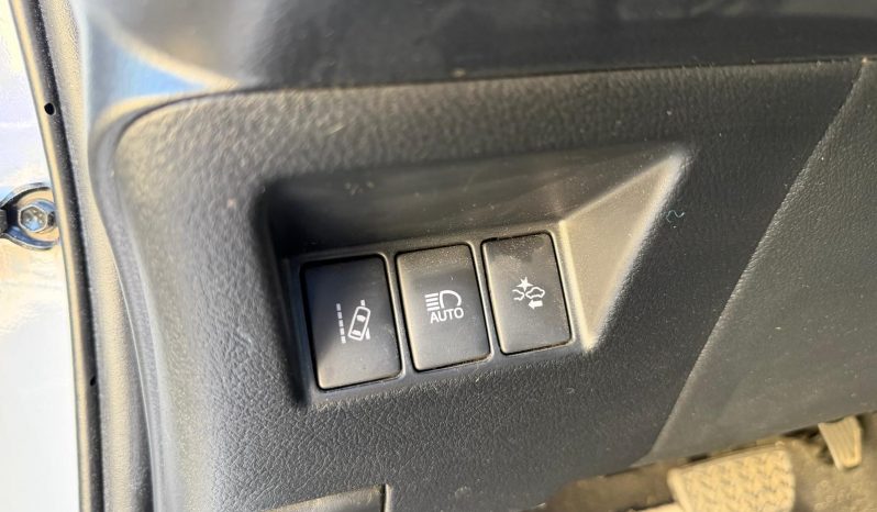 
								TOYOTA Yaris 1.5 Hybrid Active completo									