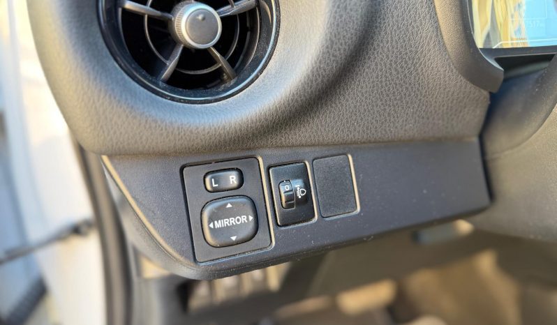 
								TOYOTA Yaris 1.5 Hybrid Active completo									