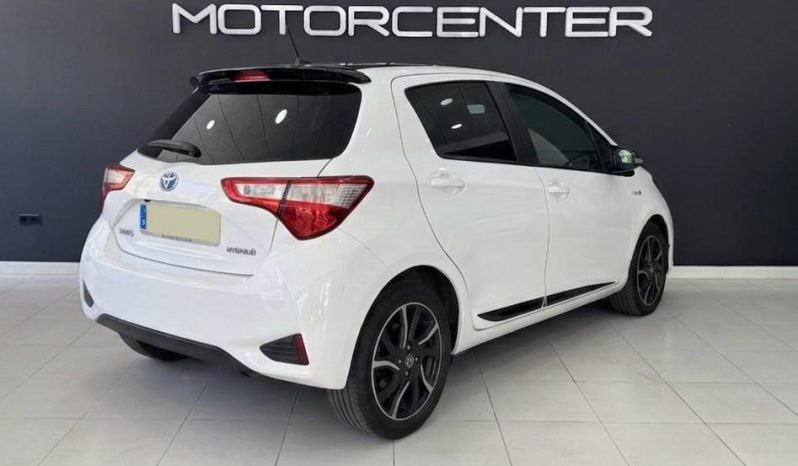 
								TOYOTA Yaris 1.5 Hybrid Active completo									