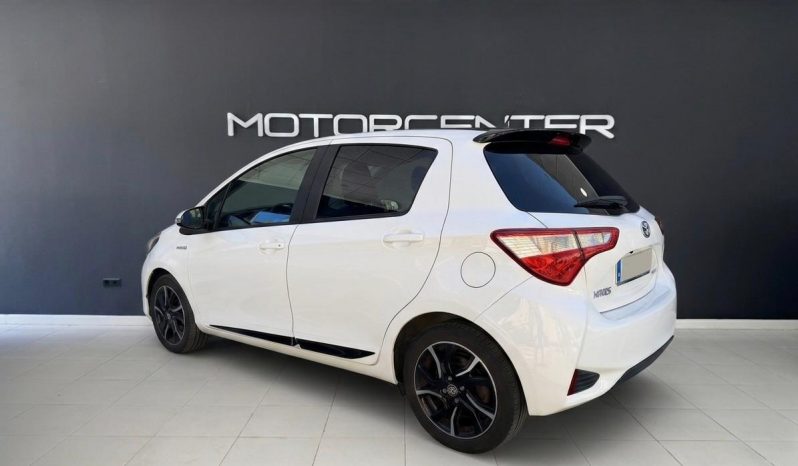 
								TOYOTA Yaris 1.5 Hybrid Active completo									