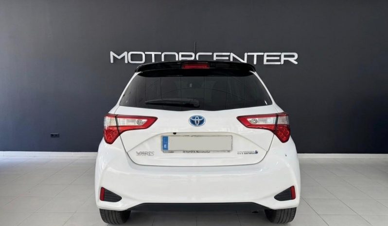
								TOYOTA Yaris 1.5 Hybrid Active completo									
