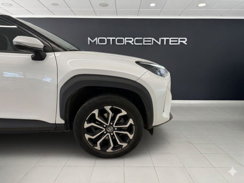 
								TOYOTA Yaris Cross 1.5 120H Active Tech completo									