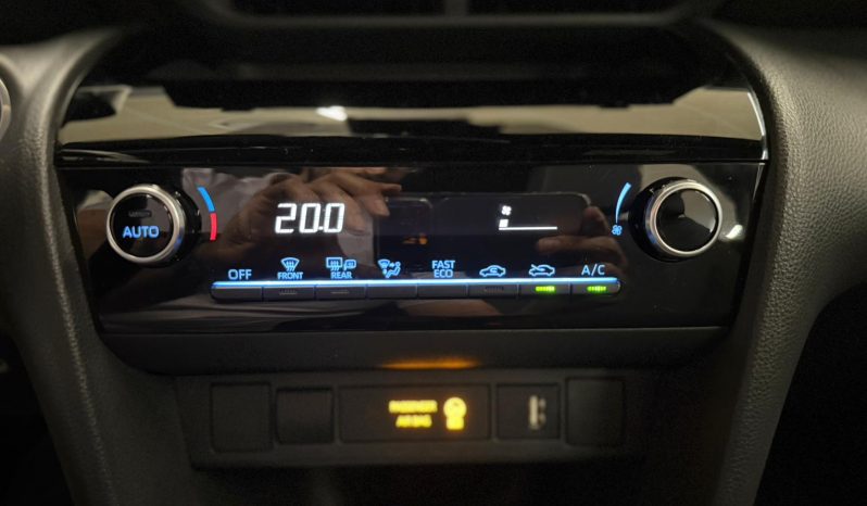 
								TOYOTA Yaris Cross 1.5 120H Active Tech completo									