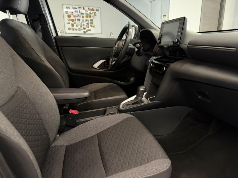 
								TOYOTA Yaris Cross 1.5 120H Active Tech completo									