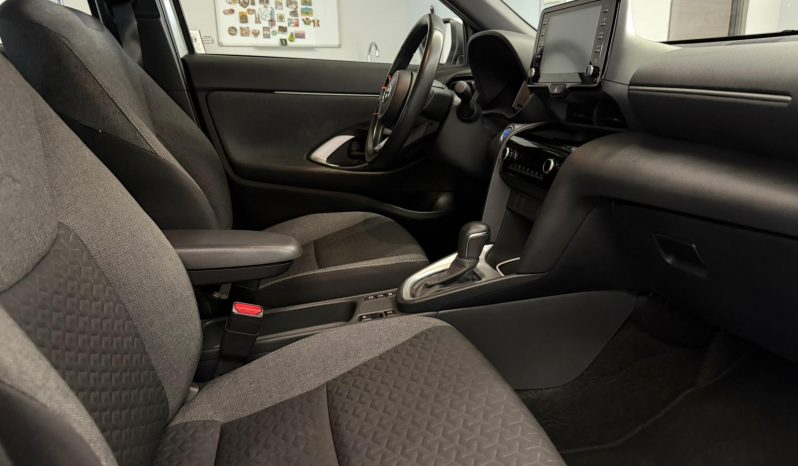 
								TOYOTA Yaris Cross 1.5 120H Active Tech completo									
