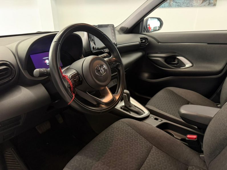
								TOYOTA Yaris Cross 1.5 120H Active Tech completo									