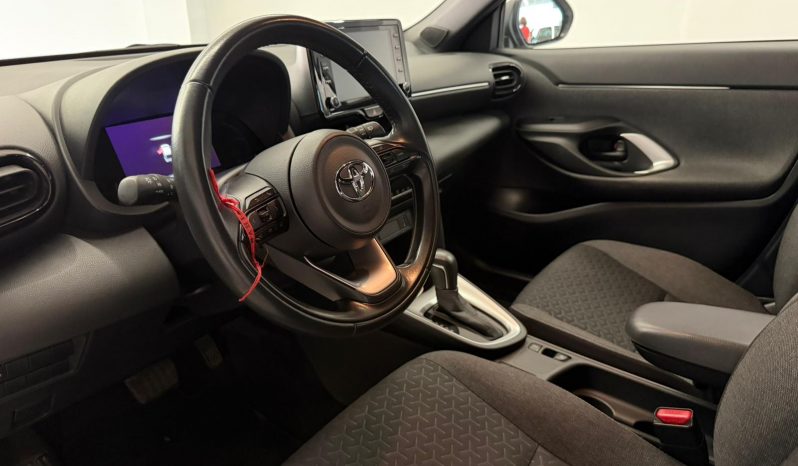 
								TOYOTA Yaris Cross 1.5 120H Active Tech completo									
