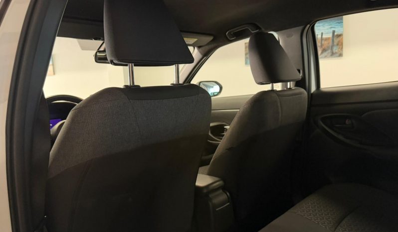 
								TOYOTA Yaris Cross 1.5 120H Active Tech completo									