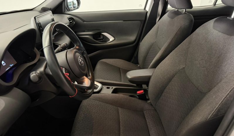 
								TOYOTA Yaris Cross 1.5 120H Active Tech completo									