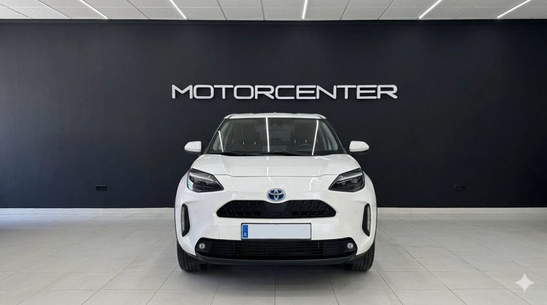 
								TOYOTA Yaris Cross 1.5 120H Active Tech completo									