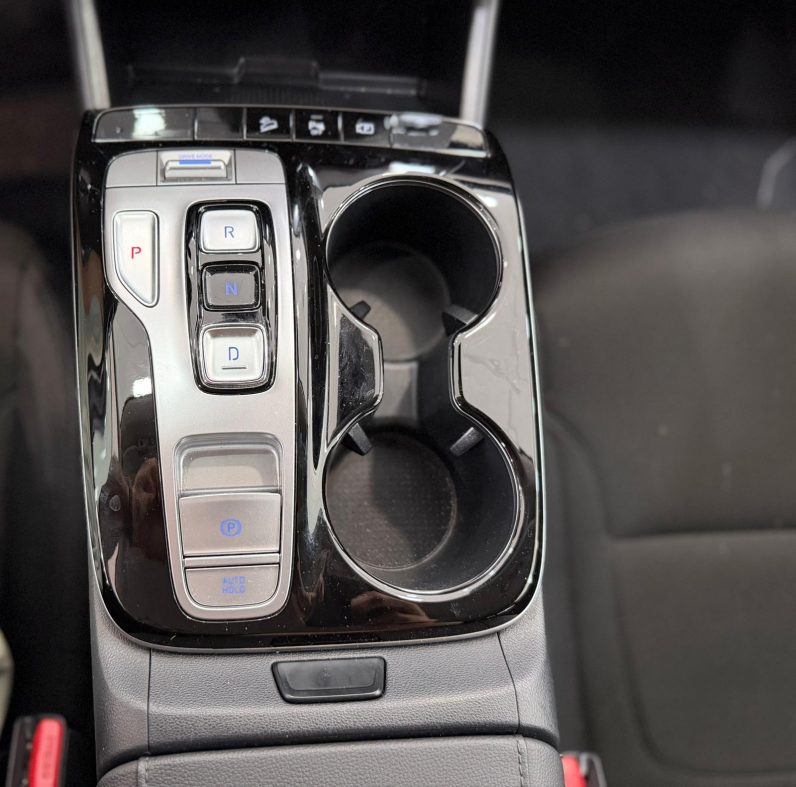 
								HYUNDAI Tucson 1.6 TGDI HEV Maxx Sky Auto completo									